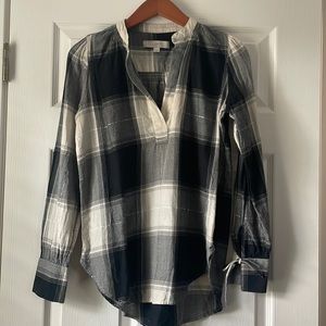 LAST CHANCE LOFT Vneck black and cream woven